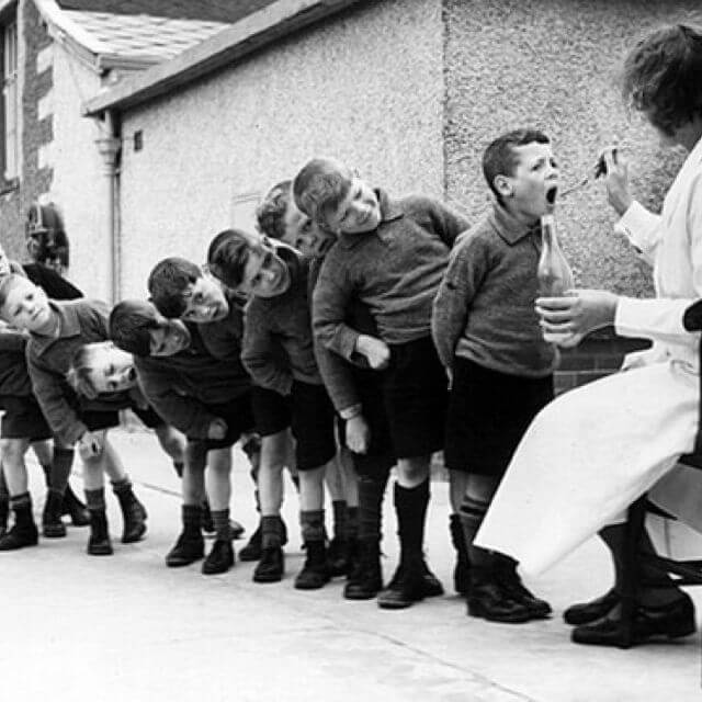 L'huile de foie de morue dans les &eacute;coles